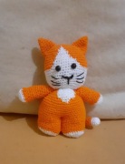 Zabawka szydelkiem robiona 