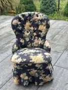 Stylowy fotel w kwiaty