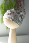 Czapka jednowarstwowa S 52-56cm – kwiaty szary dzianinowa Czapkizglow.pl