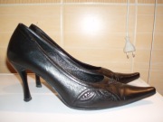Buty szpilki skórzane czarne r. 36 marki But-S