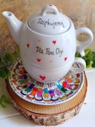 IMBRYK Z FILIŻANKĄ I SPODKIEM – ZESTAW 3-CZĘŚCIOWY Z POSTACIAMI DZIECI 