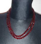 bardzo elegancki naszyjnik czerwone perły, renomowanej firmy Jablonex
