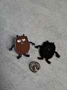 Pin przypinka wzor Bobek muminki 