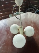 Lampa wisząca z okresu PRL 