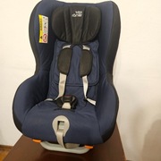 Fotelik samochodowy dla dziecka 9-25 kg montaż tyłem do kierunku jazdy