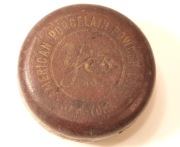 "Puder z Czasów Zaborów ze Składu Tarnopol "Yes" NEW York Cena 1,5 Rb