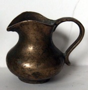 Dzbanuszek mosiężny 