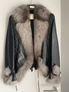 Skórzana ramoneska z futrem z lisa