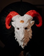 Epicka Maska Rogatego Demona - Idealna na Halloween i cosplayowe eventy