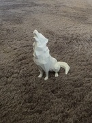 Figurka biały piesek wilk