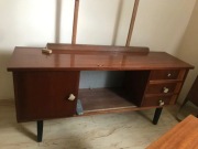 Toaletka z praktycznym lustrem PRL Vintage