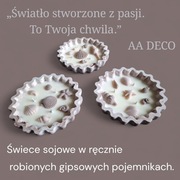 Świeca sojowa w gipsowym pojemniku z falowanym brzegiem