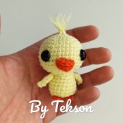 Szydełkowany Kurczaczek Patriota + flaga GRATIS | brelok