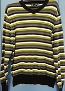 Sweterek,świetna jakość materiału 