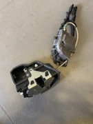 BMW ZAMEK DRZWI PRAWY TYŁ 7202148