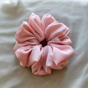 Scrunchies jasno różowa  roz 
