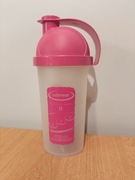 Różowy shaker do odzywek suplementów