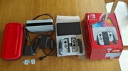 Nintendo Switch OLED + karty sd + etui