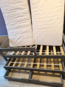 Łóżko  podwójne wysuwane z dwiema szufladami. Mariusz