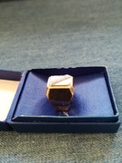 złoty sygnet pr. 585 z pięcima brylancikami 0,12 karatów każdy