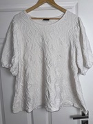 stylowa, biała bluzka marki Zizzi unikalna, mocno fakturowana