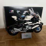 LEGO Technic BMW M 1000 RR 42130