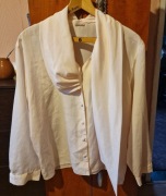 Letnia satynowa bluzka Alexis z żabotem i szarfą długi rękaw, XL, kremowa