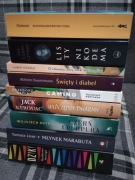 Zestaw dziewięciu książek