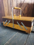 Stary drewniany niciak PRL