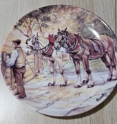 WEDGWOOD Talerz ozdobny porcelanowy w pudełku Certyfikat wieś konie