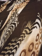Tkanina brązowy szyfon wzór orientalny wiotka lejąca się 