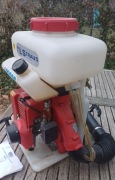 Opryskiwacz spalinowy Straus 11L