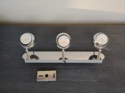 Lampa reflektorowa sufitowa, z żarówkami 