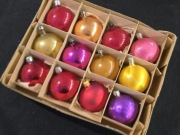 Bombki prl 12 szt retro kolorowe bańki okrągle ozdoby choinkowe vintage 