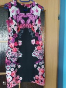 Sukienka w duże kwiaty z Vubu