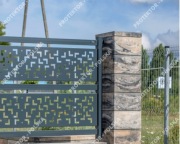 pustak podmurówka połówkowy bloczek ogrodzeniowy brama płot granica zagroda