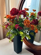 Kompozycja nagrobna, stroik na cmentarz, dekoracje na grob 