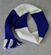 Szalik niebiesko-biały zupełnie jak...