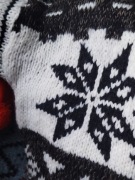 Nowy biały z czarnym wzore wełniany góralski sweter z owczej wełny L XL XXL