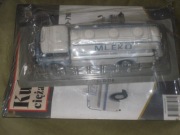 KULTOWE CIĘŻARÓWKI PRL-U:  NUMER 29   CSEPEL D-710  NOWY W FOLII