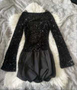 Sukienka bombka z cekinami i szerokimi rękawami Viralowa