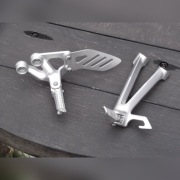 set podnóżek suzuki gsxr 600 K8 K9 