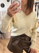 Sweterek ecru z wiskozą oversize