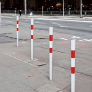 Słupek parkingowy drogowy blokada biało czerwony 150 cm fi 60 