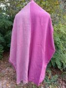 Szal EDC by Esprit w 3 odcieniach różu.