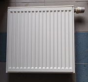 Grzejnik płytowy Buderus 600 x 600 x 60mm podłączenie prawy dół + termostat