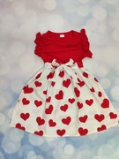 Sukienka dziewczęca w serduszka na wiek 5lat