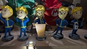 Kolekcjonerskie figurki FALLOUT BobbleHead Vault Boy 14szt
