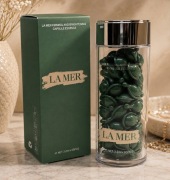 LA MER Firming and Brightening Capsule Essence – 60 kapsułek