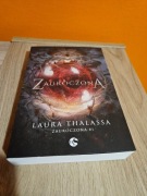 Zauroczona Laura Thalassa
